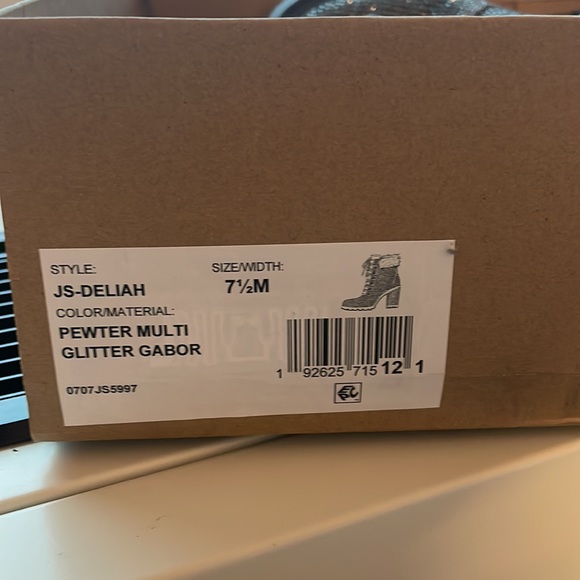 Jessica Simpson Deliah metallic faux fur combat boots size 7.5 - Picture 6 of 6